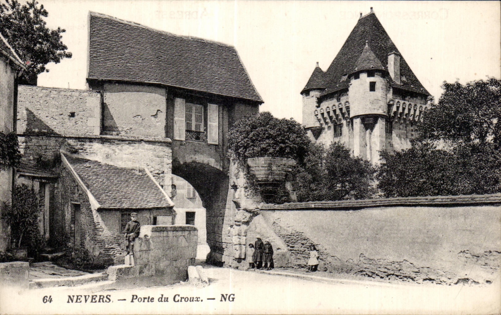 CPA Nevers Porte du Croux NG