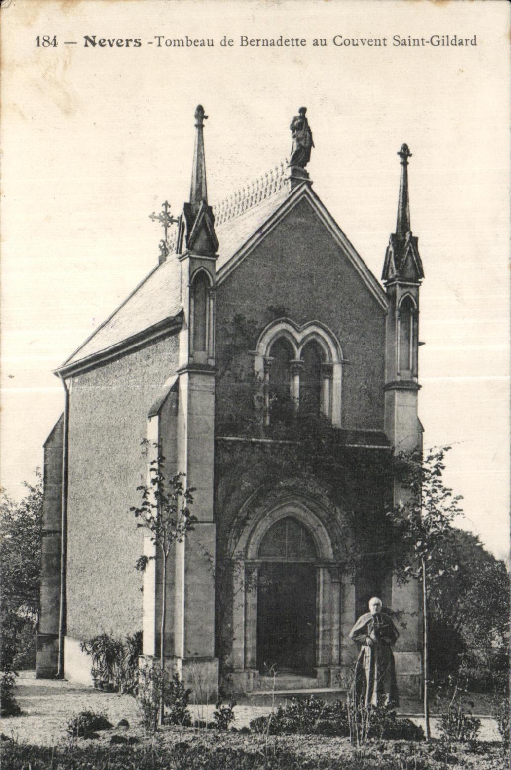CPA Nevers Tombeau de Bernadette au Couvent Saint Gildard