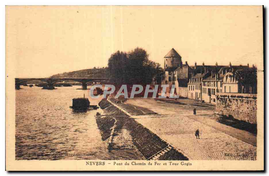 CPA Nevers Pont du Chemin de Fer et Tour Gogin
