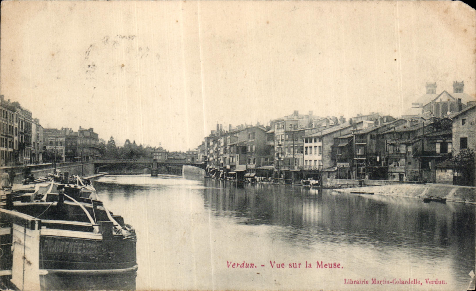CPA Verdun Vue sue la Meuse Libeairie Martin lardvelle Verdun