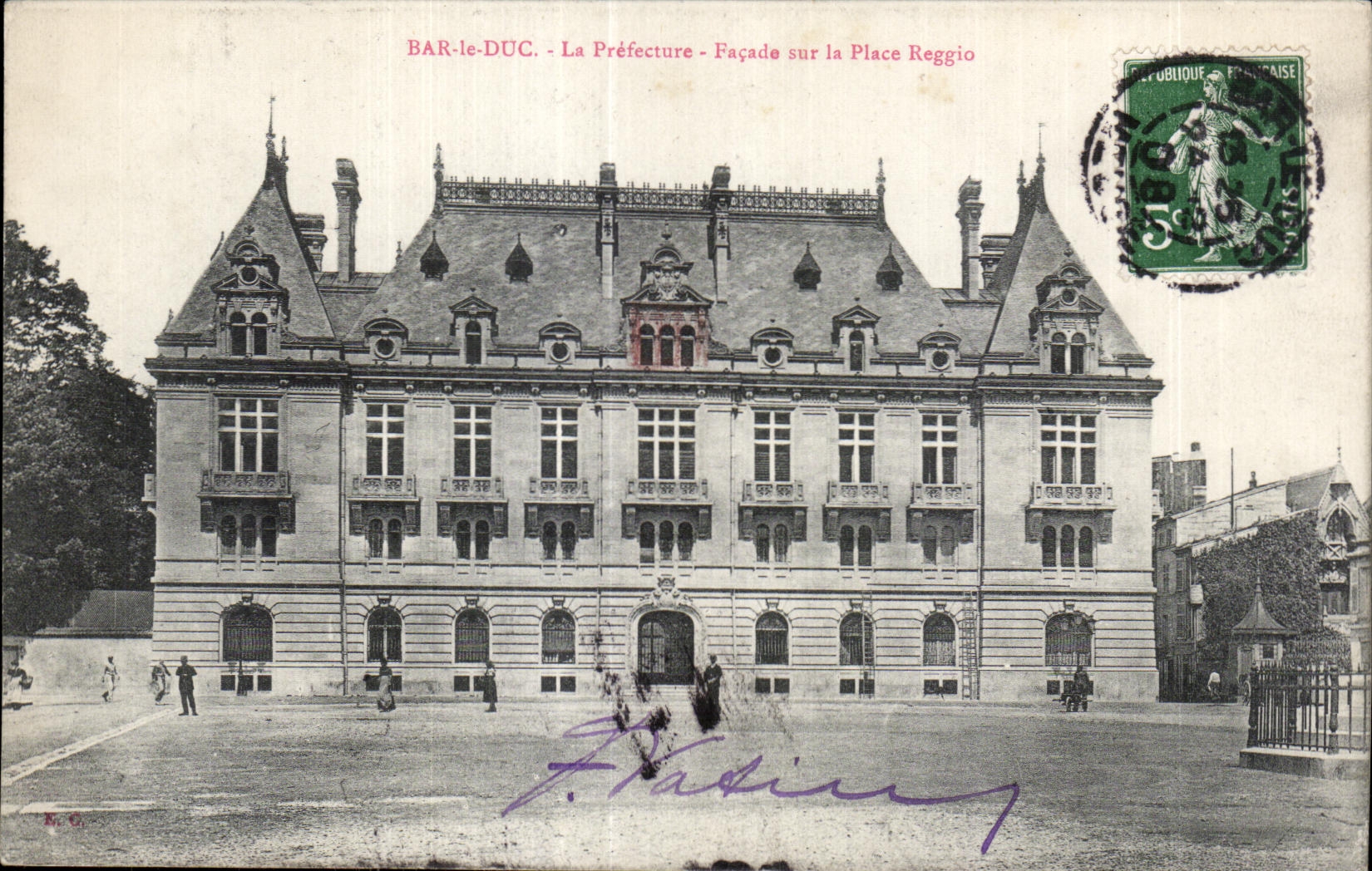 CPA Bar le Duc La Prefecture Facade sur la Place Reggio