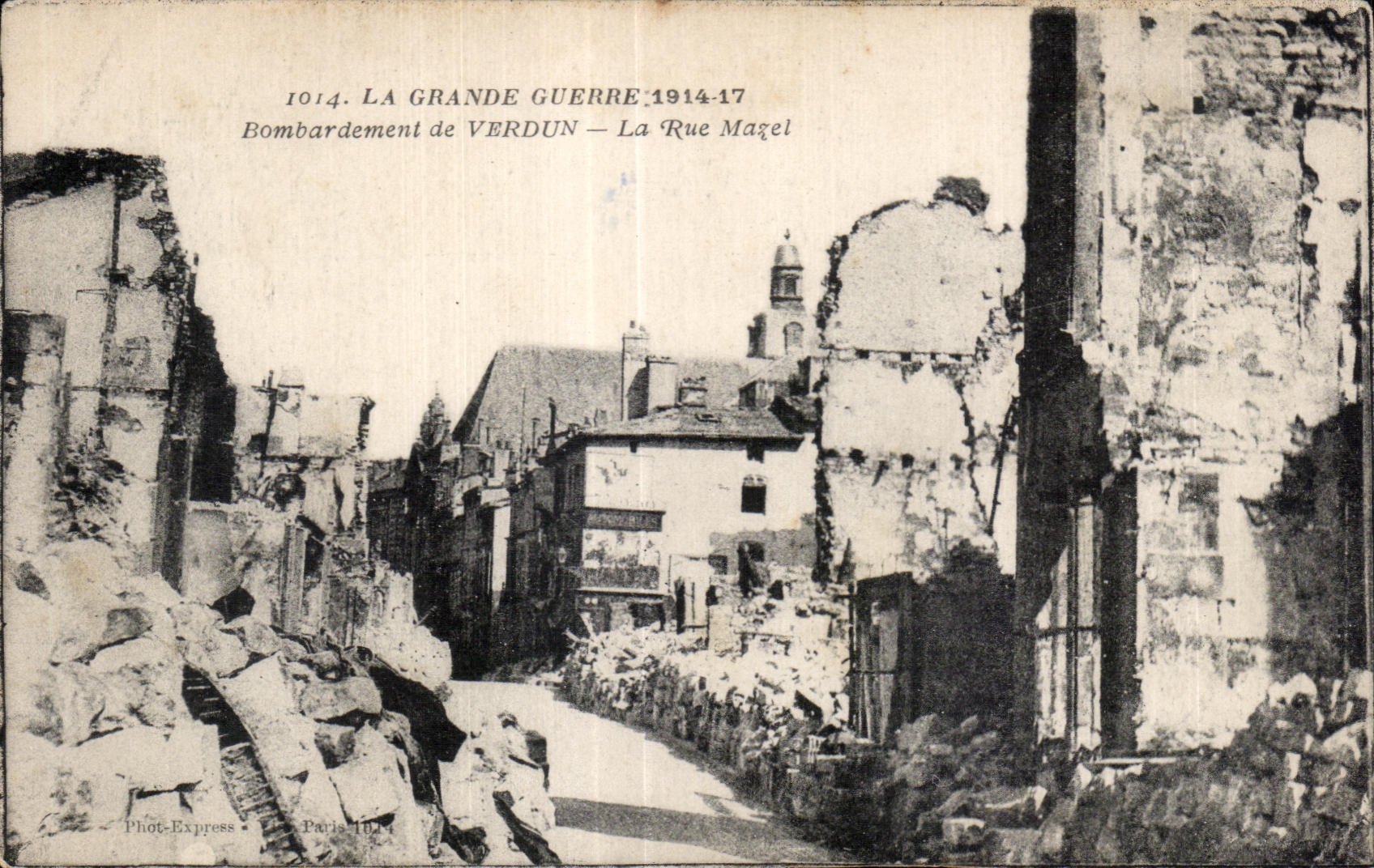 Verdun — Bombardement der Rue Magel — Phot-Express Paris