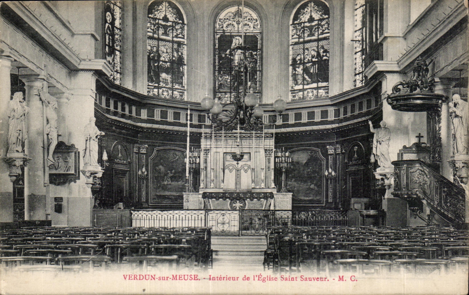 Verdun-sur-Meuse — Intérieur de l'Église Saint Sauveur — M. C.