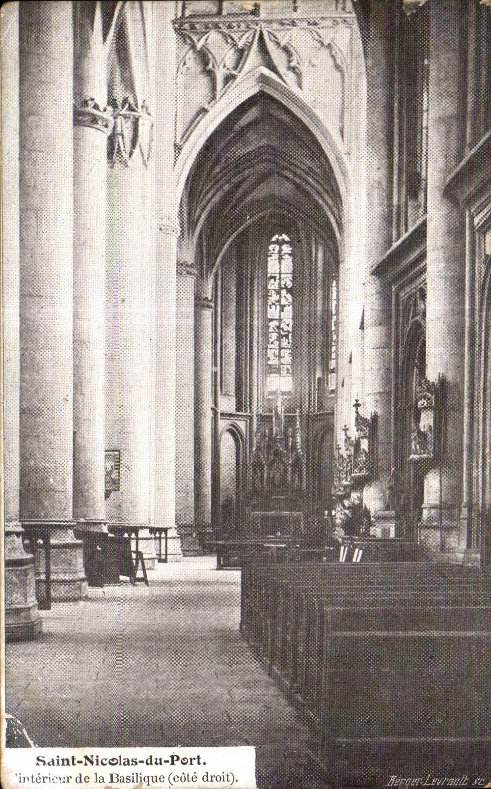 Antike Ansichtskarte Saint Nicolas du Port Innenansicht der Basilika (rechte Seite)