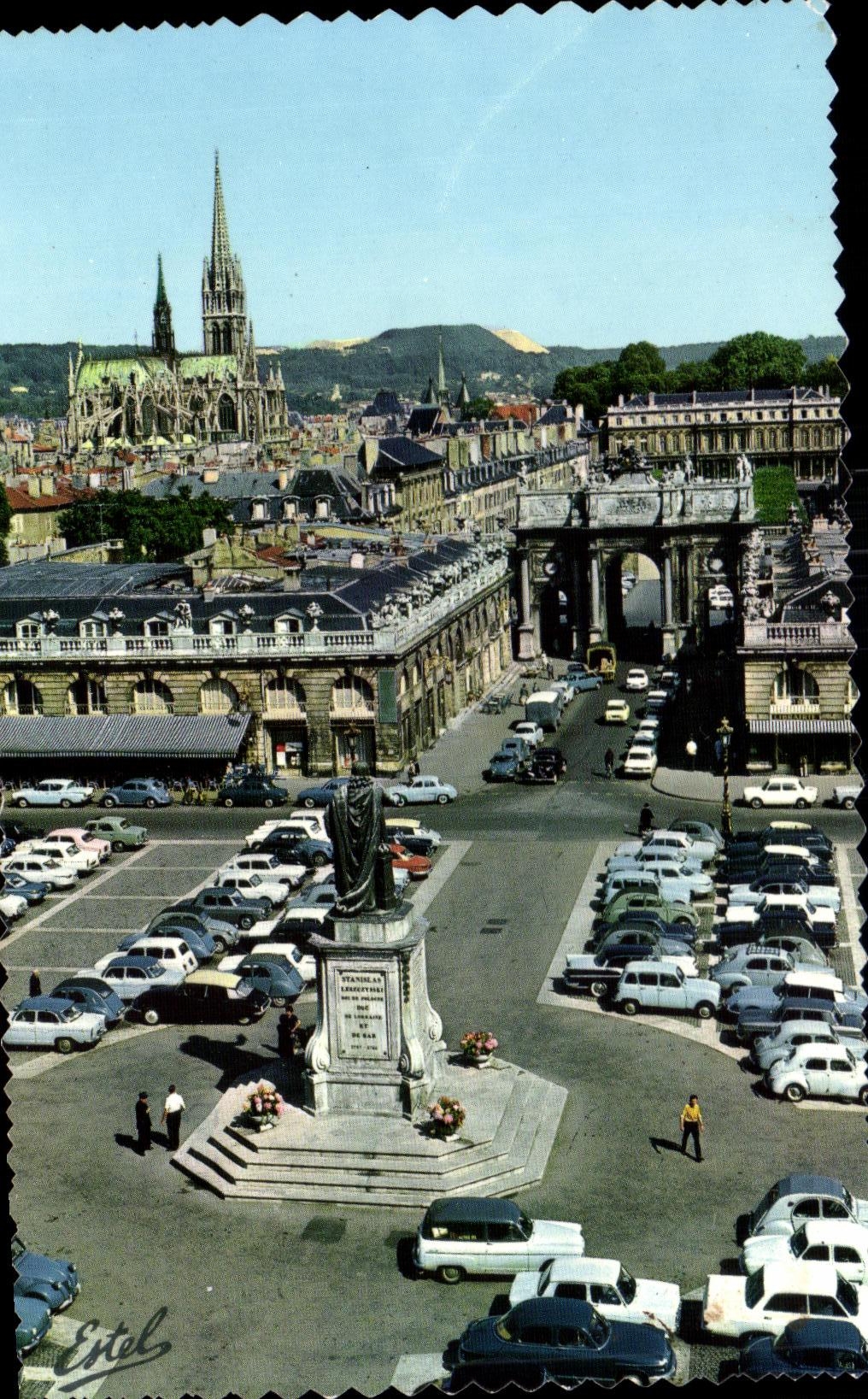 CPA Nancy (Meurthe et Moselle) Vue generale sur la place stanislas