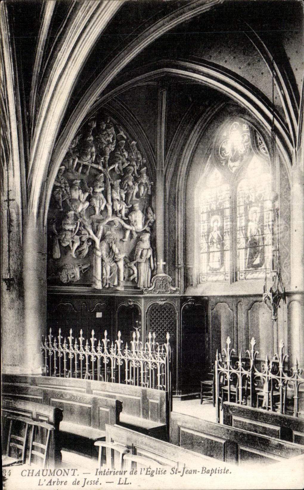 CPA Chaumont Interieur de I Eglise st jean baptiste L Arbre de jesse