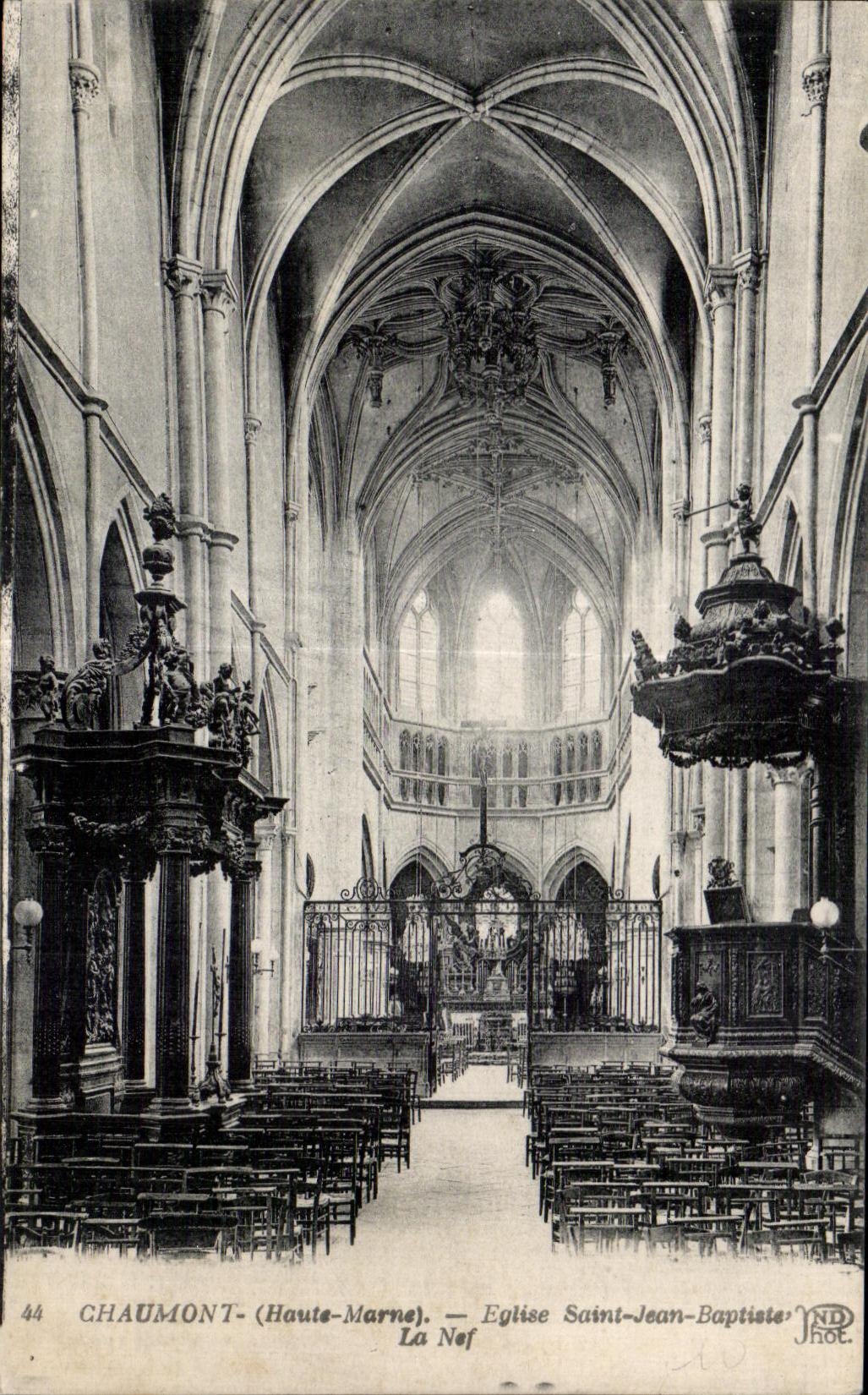 CPA Chaumont (Haute-Marne) Eglise Saint Jean Baptister La Nef