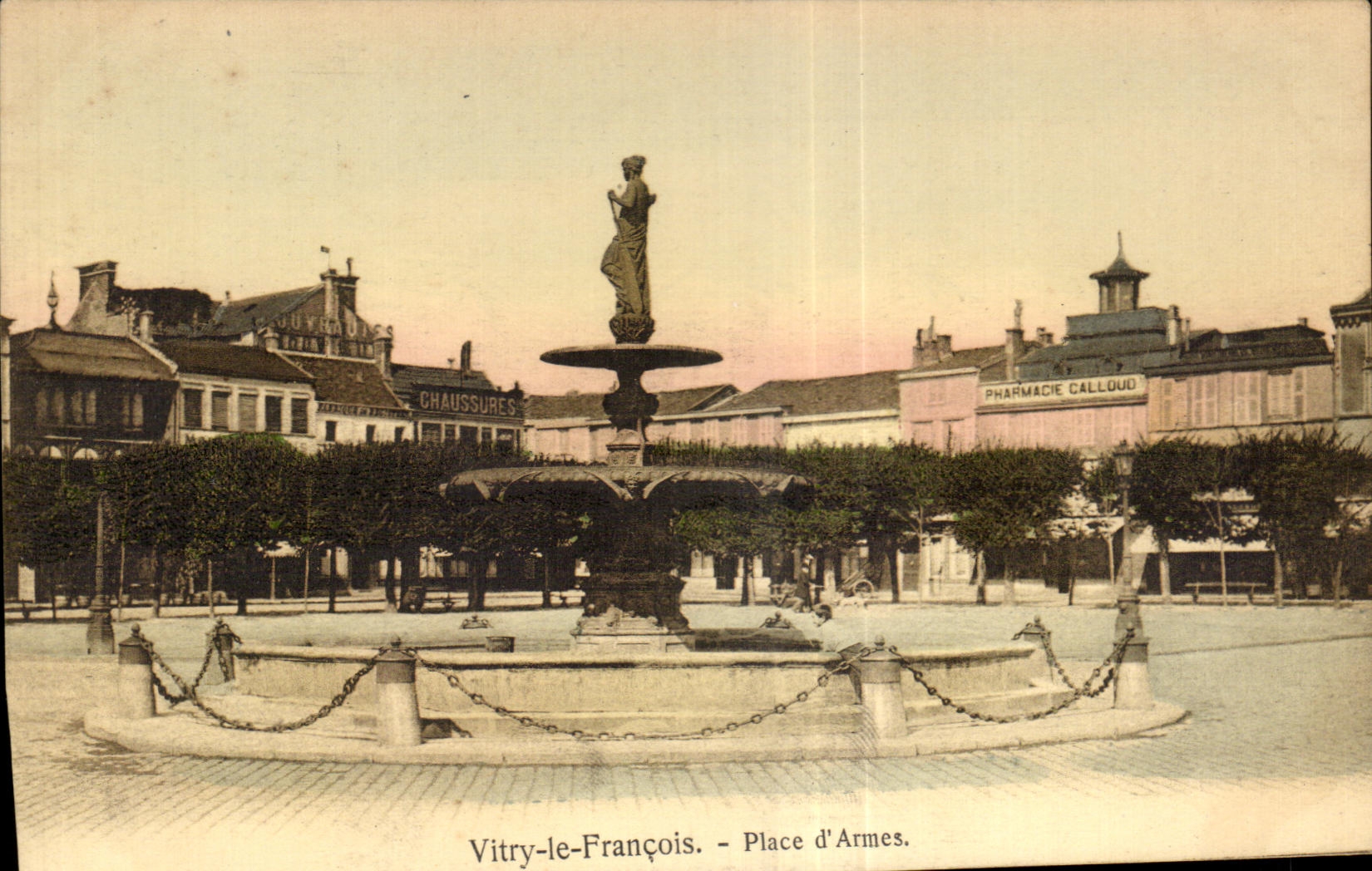CPA Vitry le Francois Place d armes