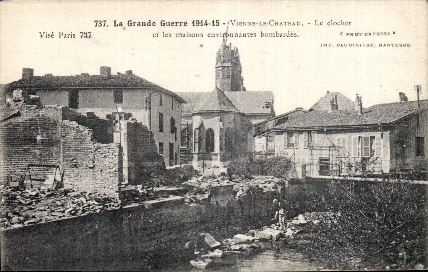 Vienne-le-Château — Le clocher et les maisons environnantes bombardés — IMP. BAUDINIÈRE, NANterre