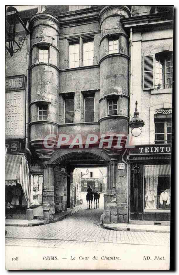 CPA Reims La cour du chapitre