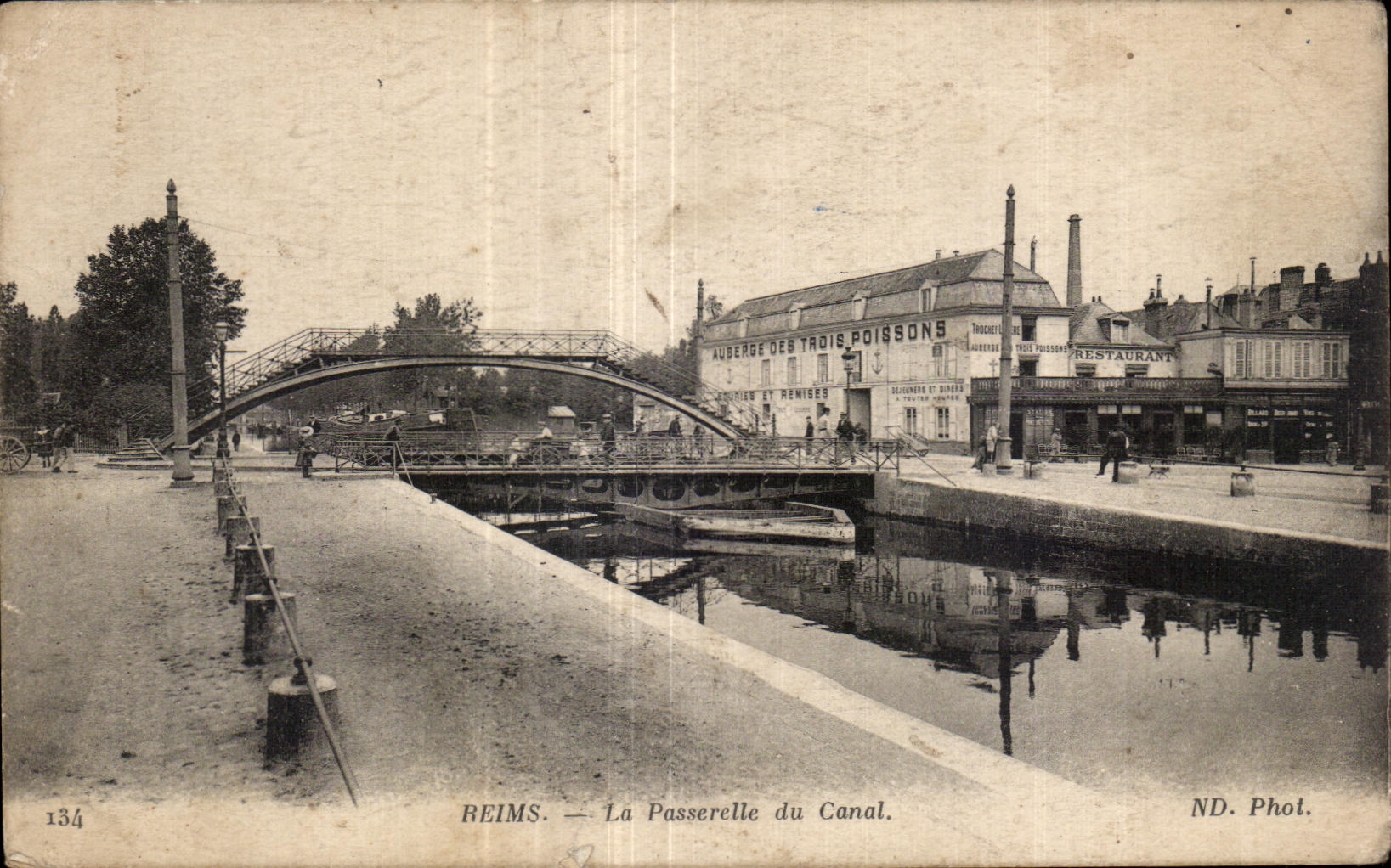 CPA Reims La passerelle du canal