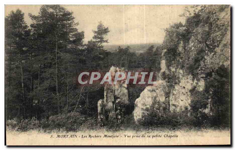 Mortain - Les Rochers Montjoie - Vue prise de la petite Chapelle