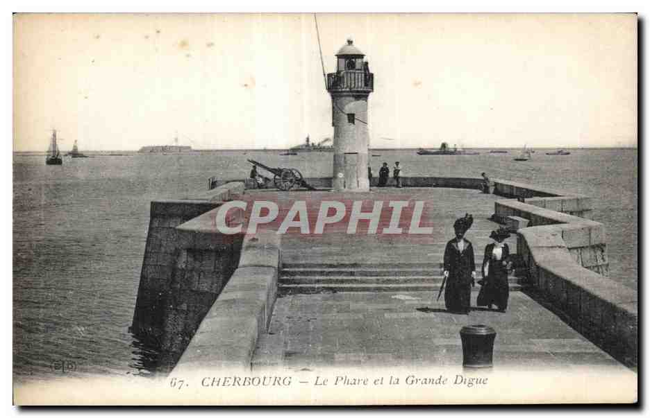 CPA Cherbourg Le phare et le grande digue
