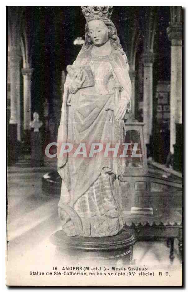 CPA Angers Musee St jean statue de ste catherine en bois sculpte xv siecle