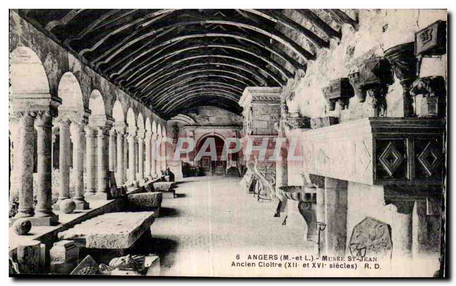 CPA Angers Musee St jean Ancien cloitre xii et xvi siecles R D