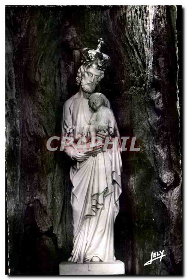Statue der gekrönten Jungfrau Maria mit dem Kind Jesus — in einer Höhle — JELY