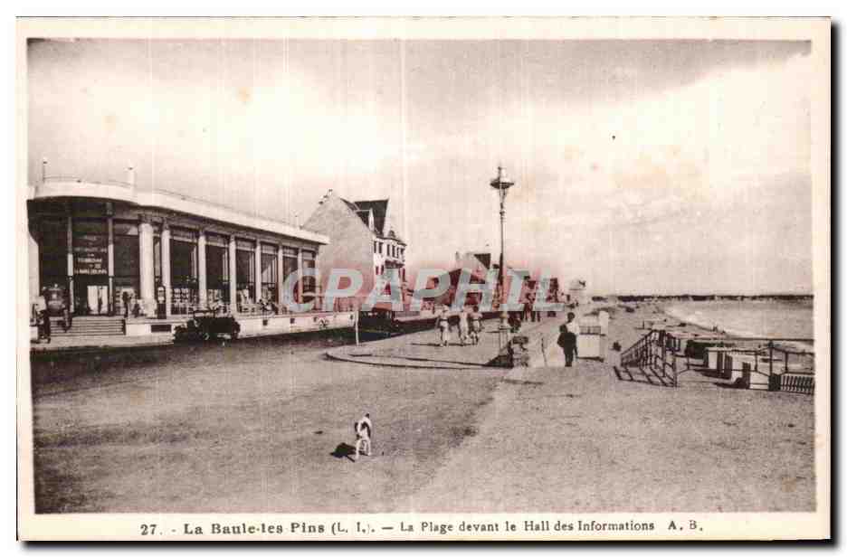 CPA la Baule les pins la plage devant le hall des Informations A B