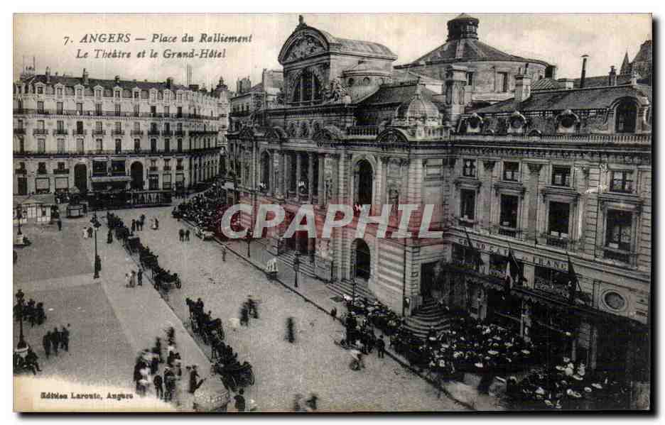 CPA Place du rallsement le theatre etle grand hote