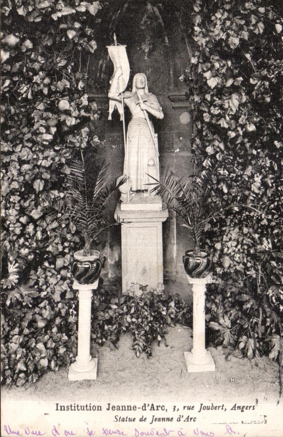 CPA institution Jeanne d arc Rue Joubert Angers Statue de Jeanne d arc