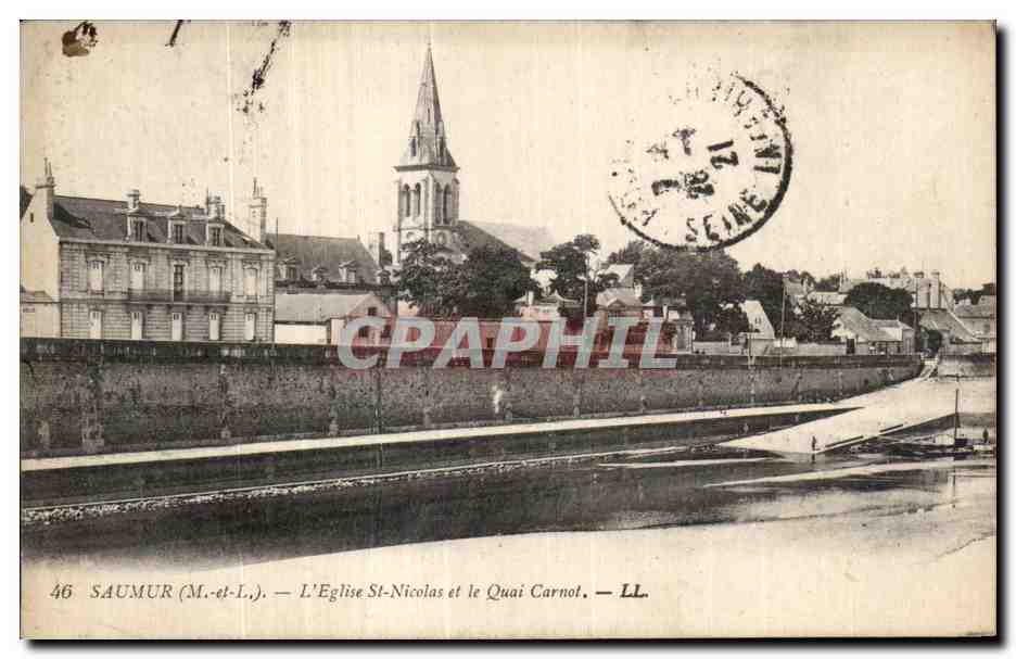 CPA Saumur L eglise St Nicolas et le quai Carnot