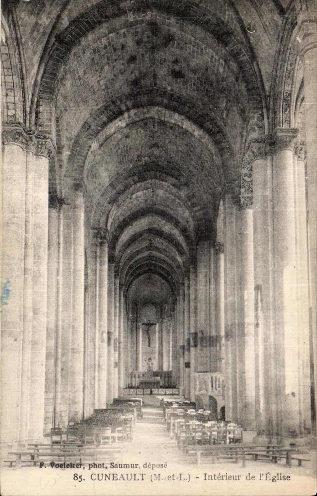CPA Cuneault Interieur de l eglise