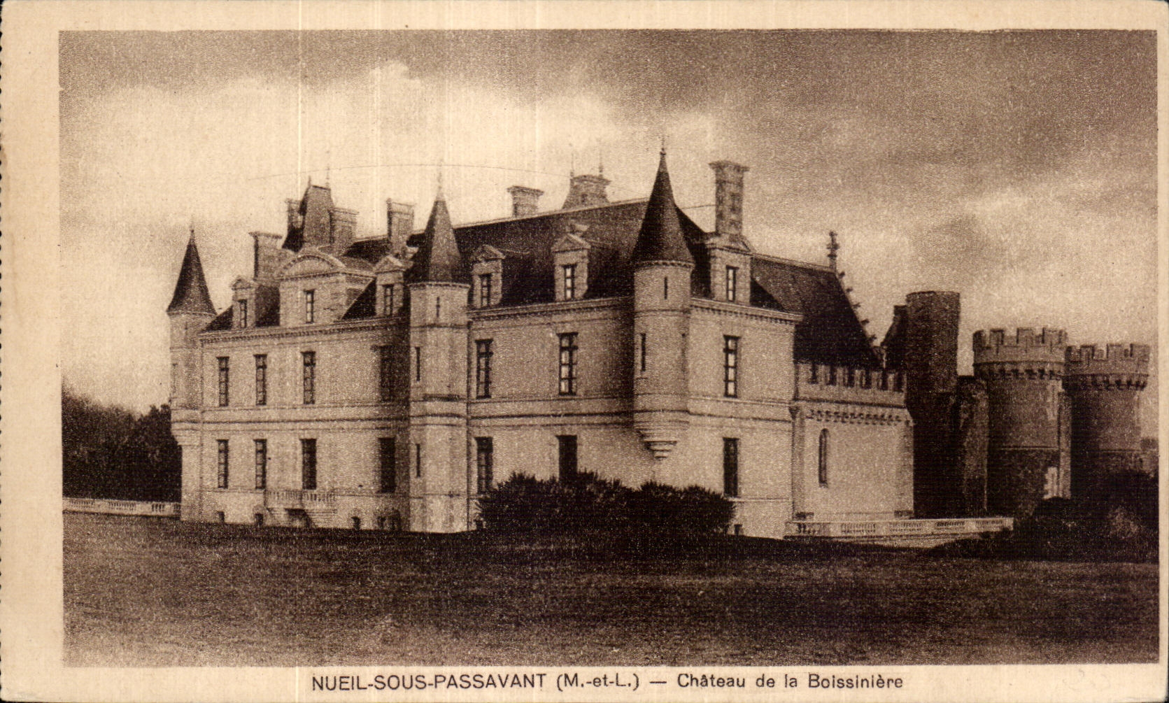 CPA Nueil sous Passavant Chateau de la Boissiniere