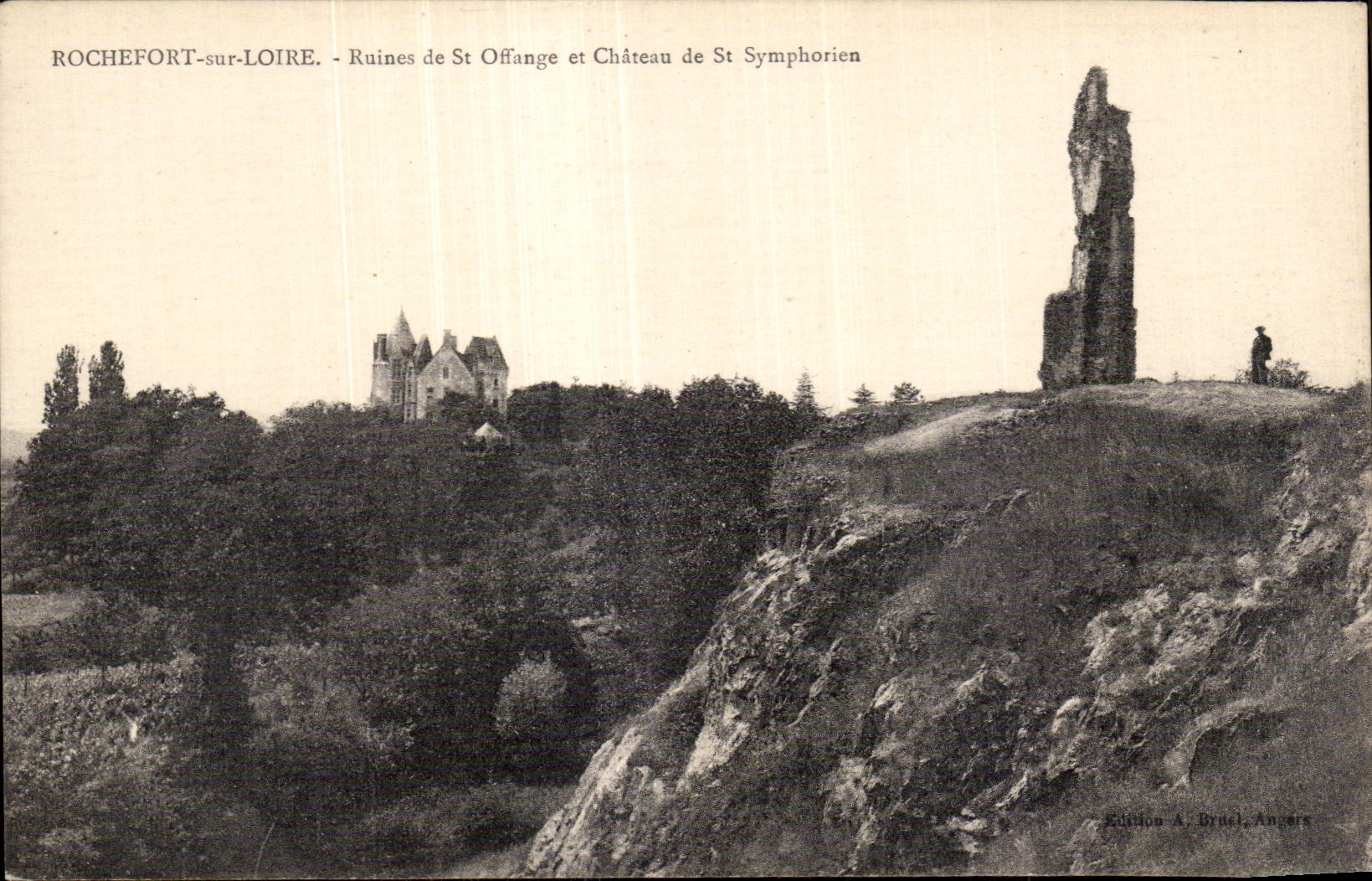 CPA Rochefort nsur Loire Ruines de St Offange et Chateau de St Symphorien