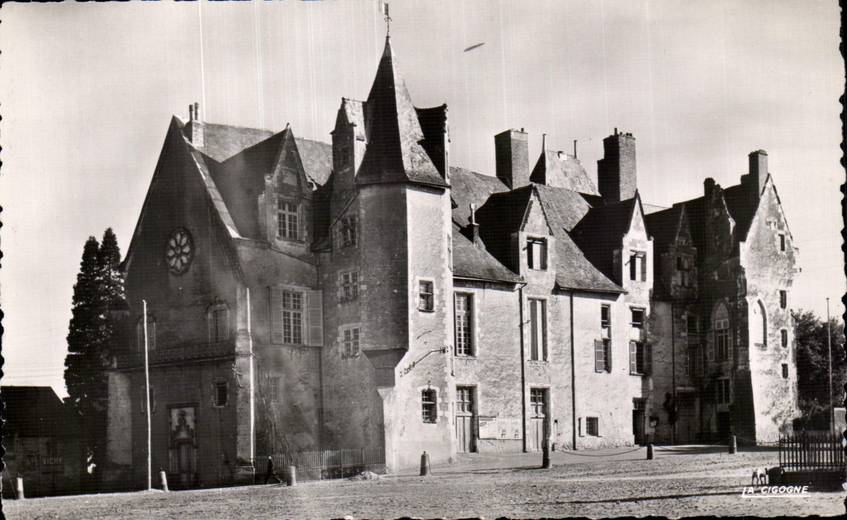 CPA Bauge (Maine et Loire) Chateau Aujourd hui Mairie