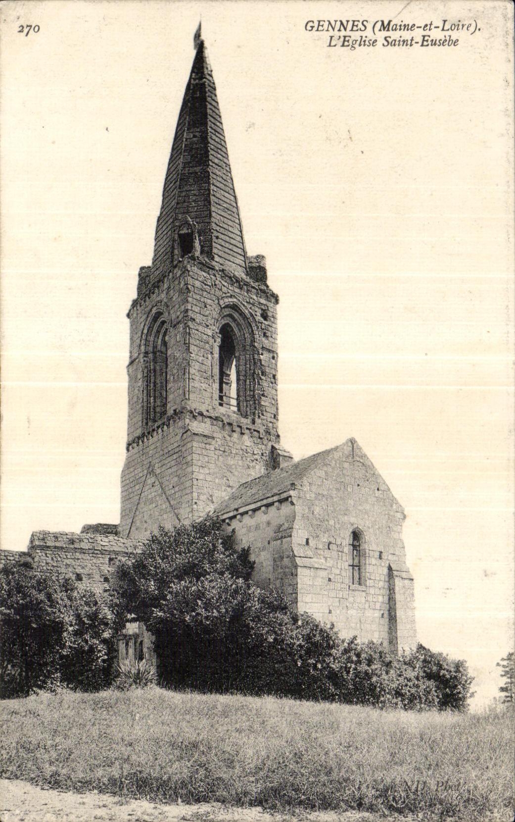 CPA Gennes (Maine et Loire) L Eglise Saint Eusebe