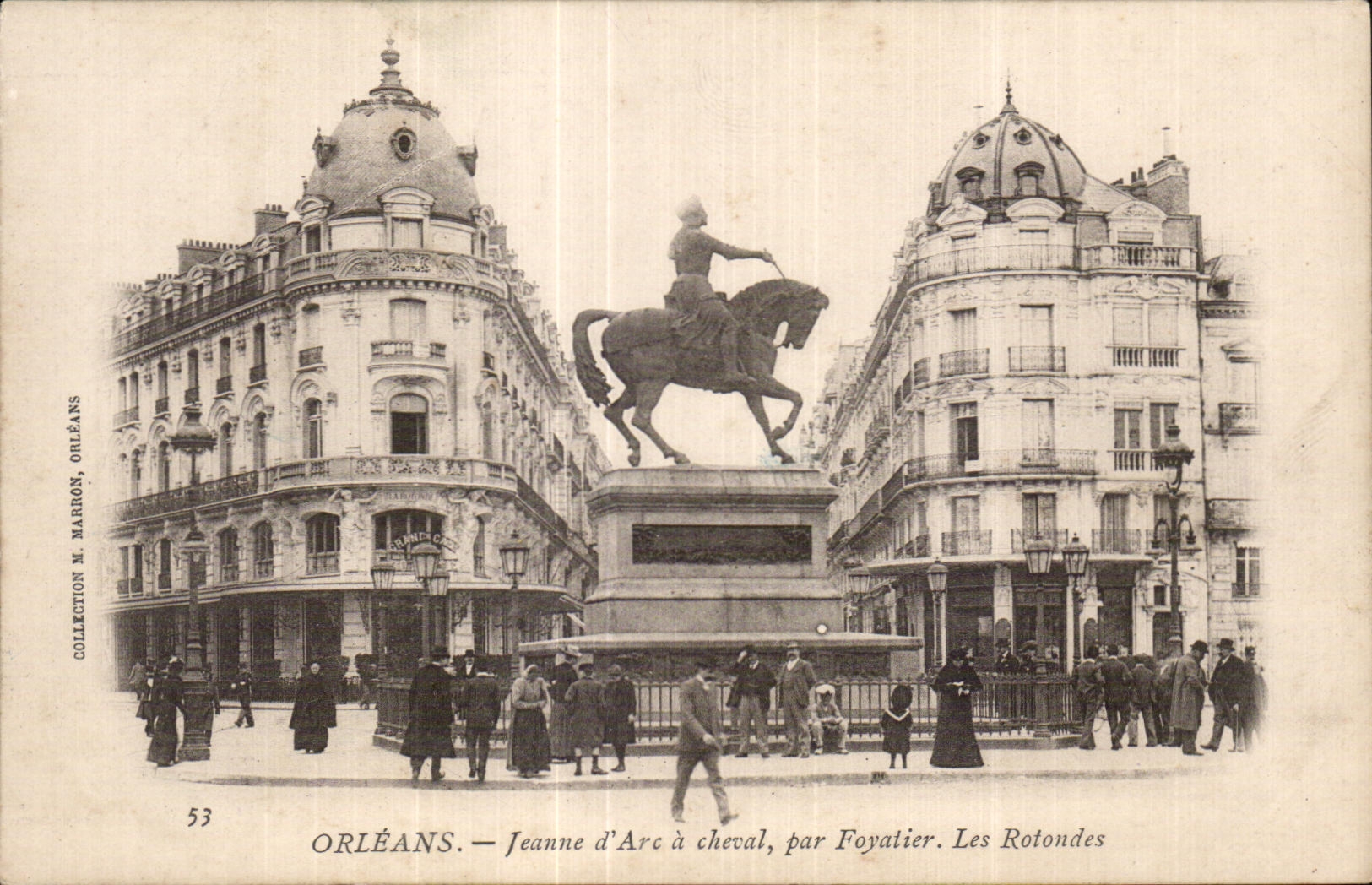 CPA Orleans Jeanne d Arc a cheval par Foyatier Les Rotondes