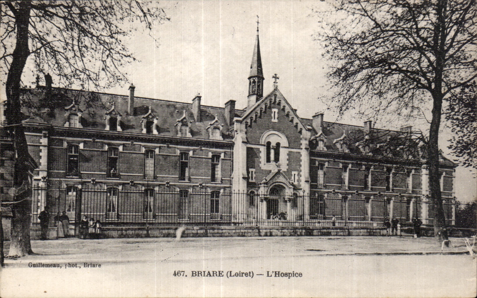 CPA Briare (Loiret) L Hospice