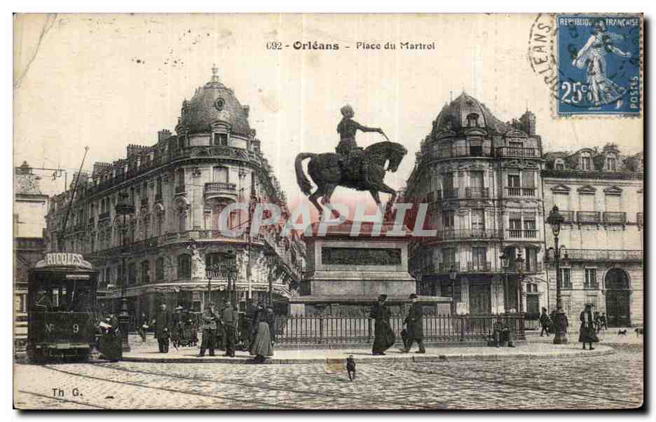 Orléans - Place du Martrol — statue équestre, tramway n°9, bâtiments haussmanniens — Th. G. (éditeur) n°692