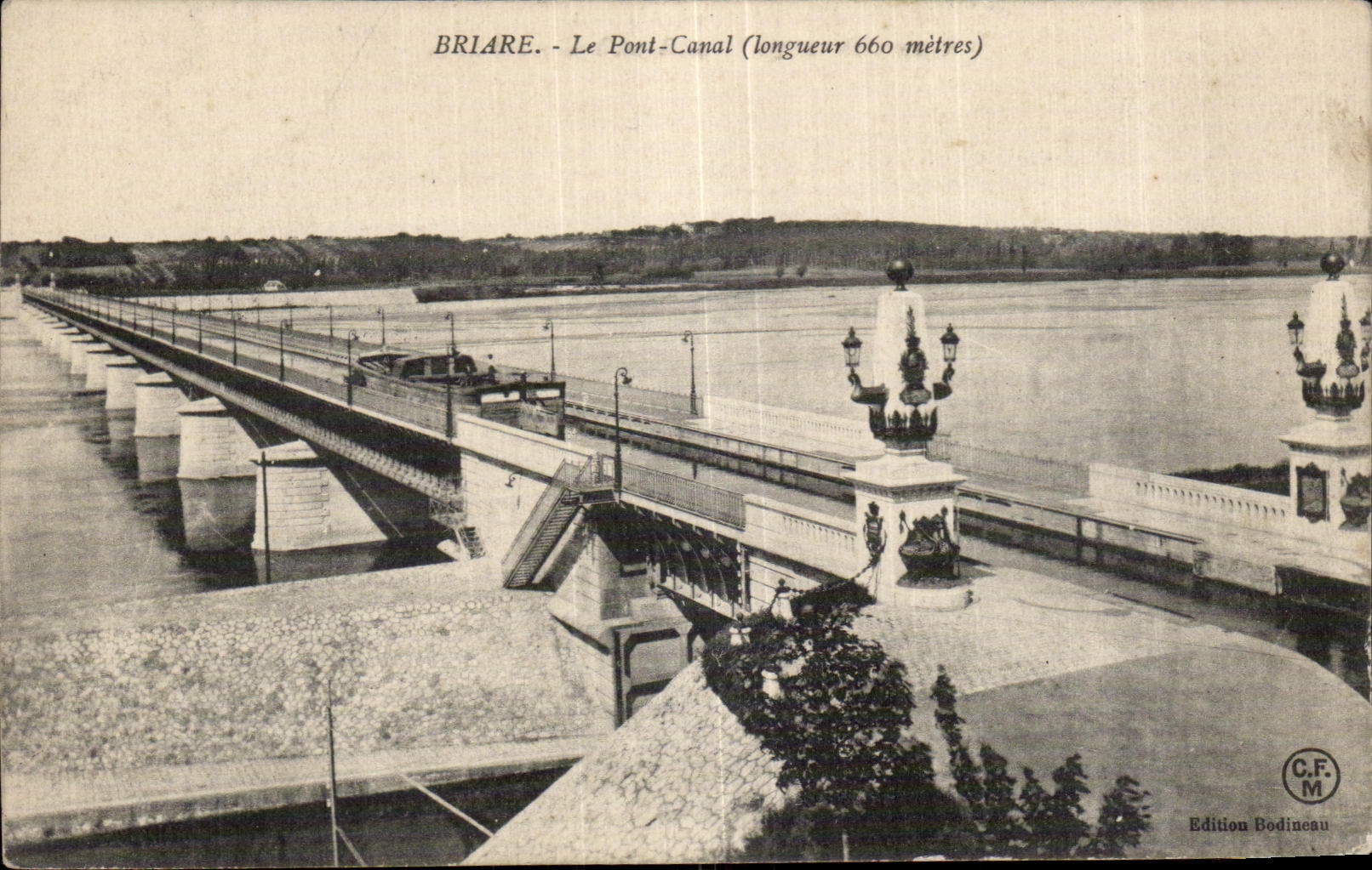 CPA Briare le Pent Canal (longueur Metres)