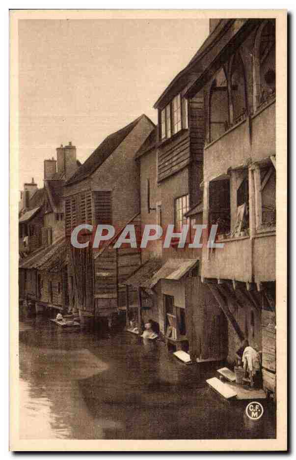 CPA Montargis Les Vieilles Tanneries