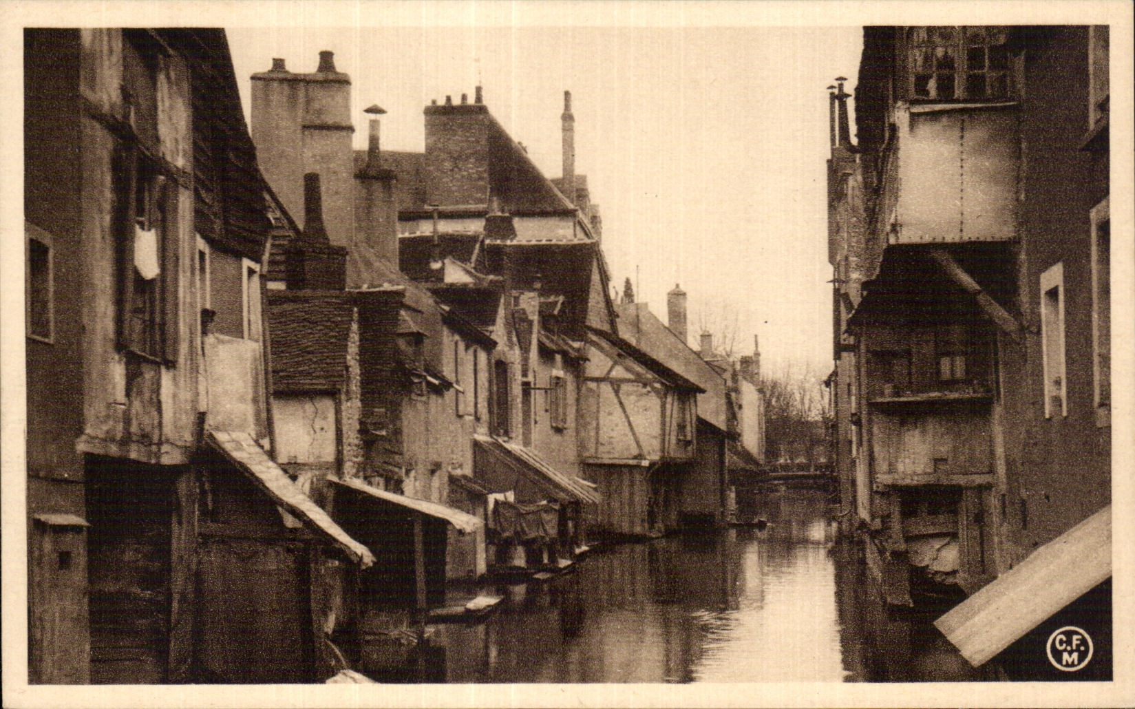 CPA Montargis Rue sur L eau