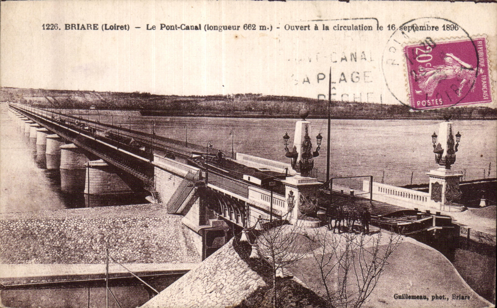 CPA Briare (Loiert) Le Pont Canal Ouvert a la circulation le septembre