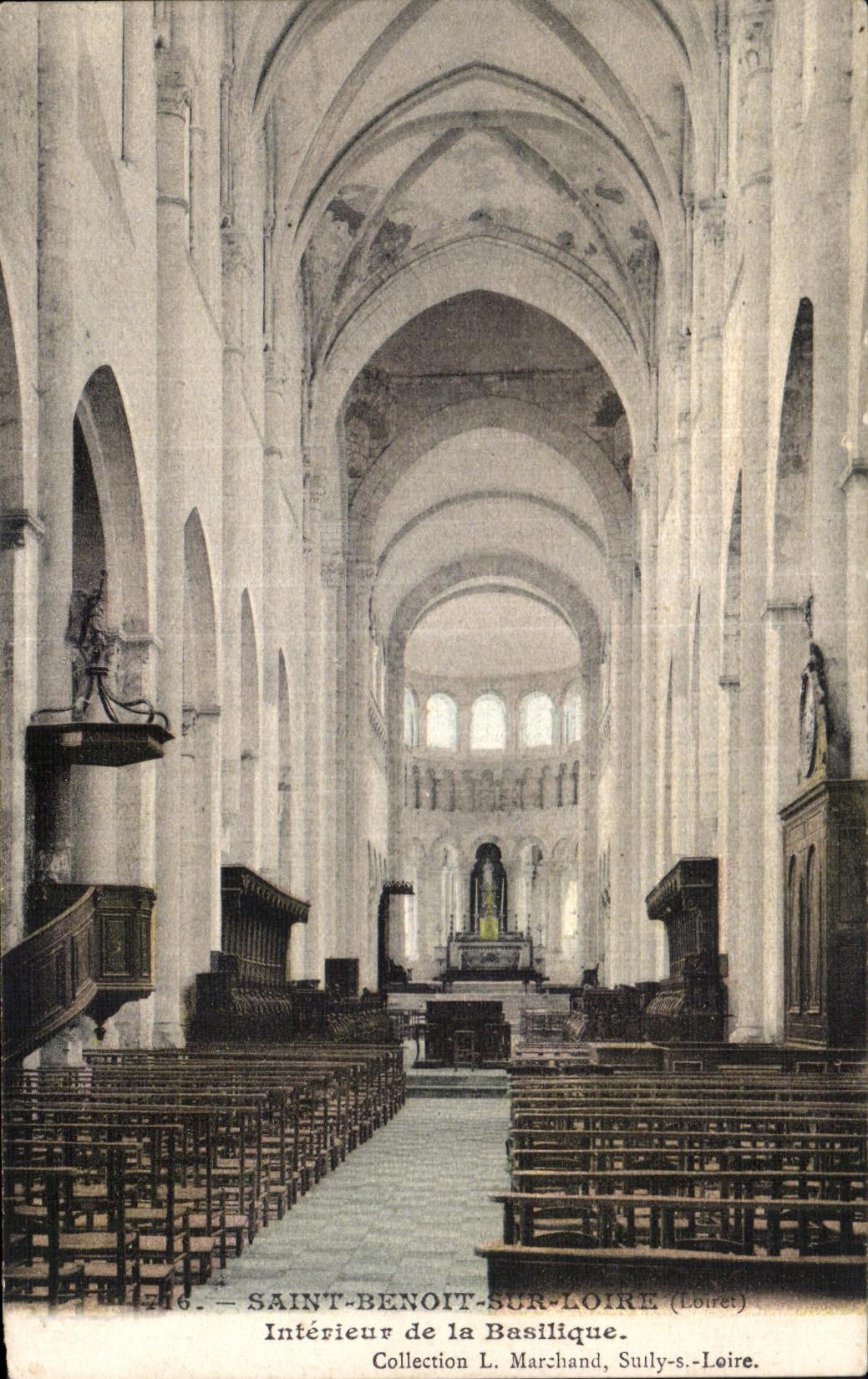 CPA Saint Benoit sur Loire (Loiret) Interieur de la Basilique Collection L Marchand Surlly s Loire
