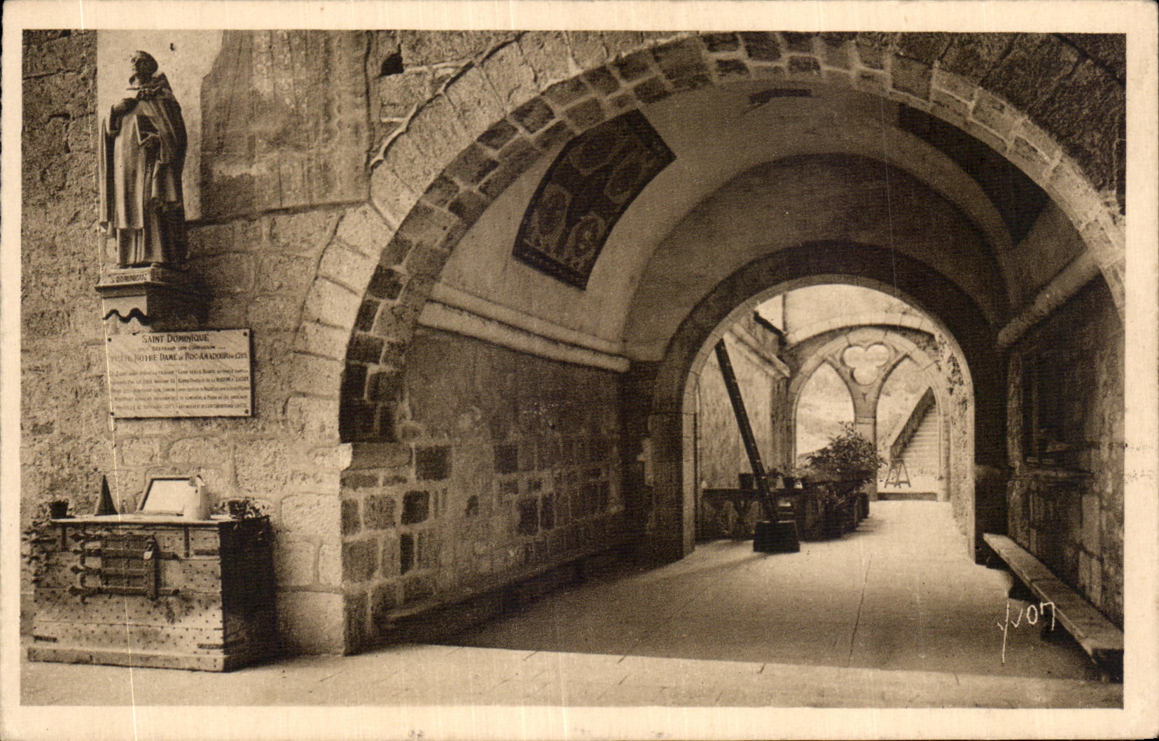 Rocamadour — Le Porche et le Coffre au verrou légendaire — La Douce France, n°15