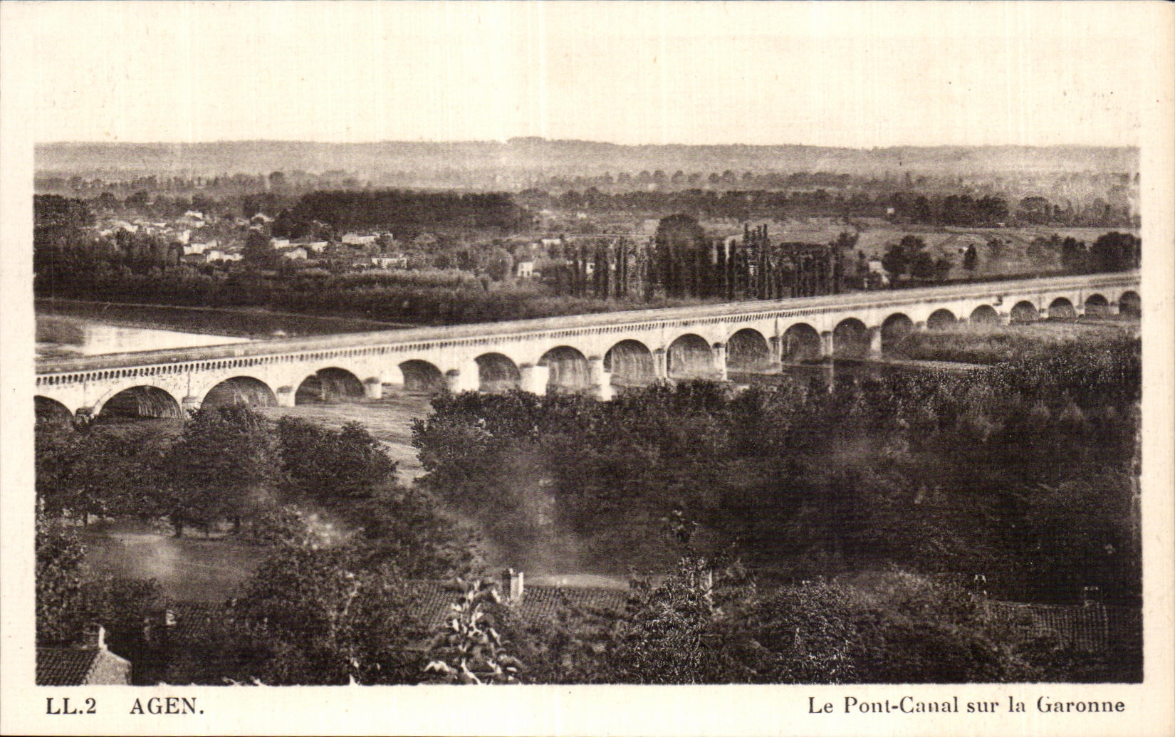 CPA Agen La Pont Canal sur la Garonne