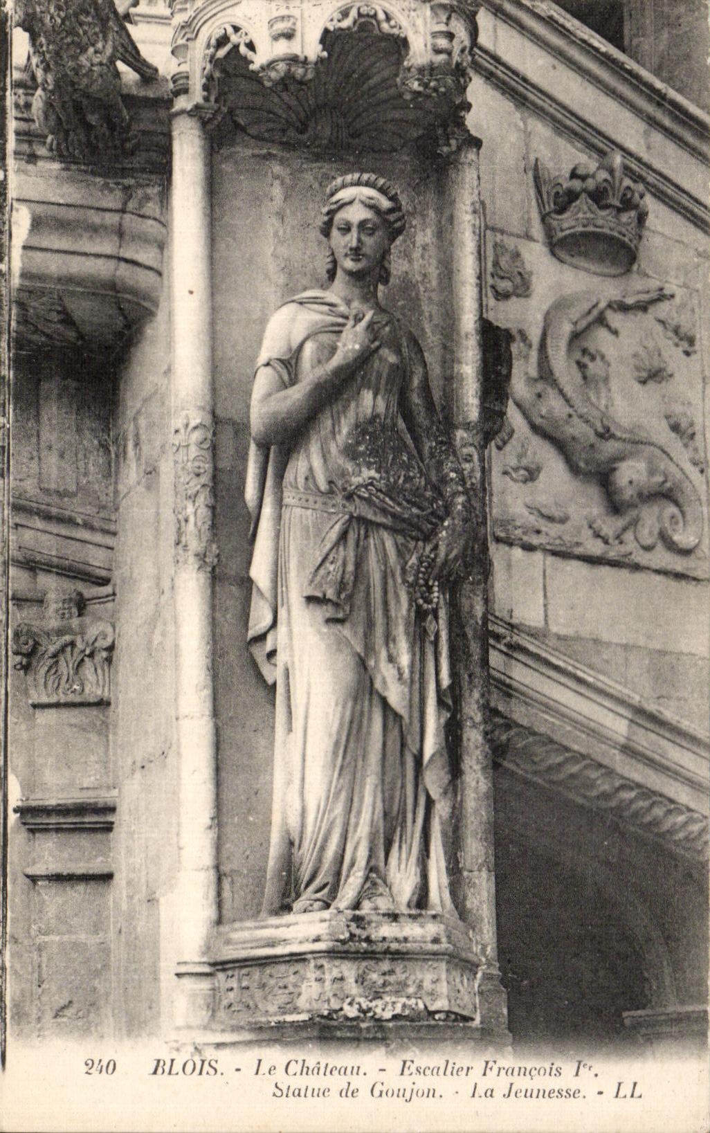 Blois - Le Château - Escalier François Ier - Statue de Goujon - La Jeunesse