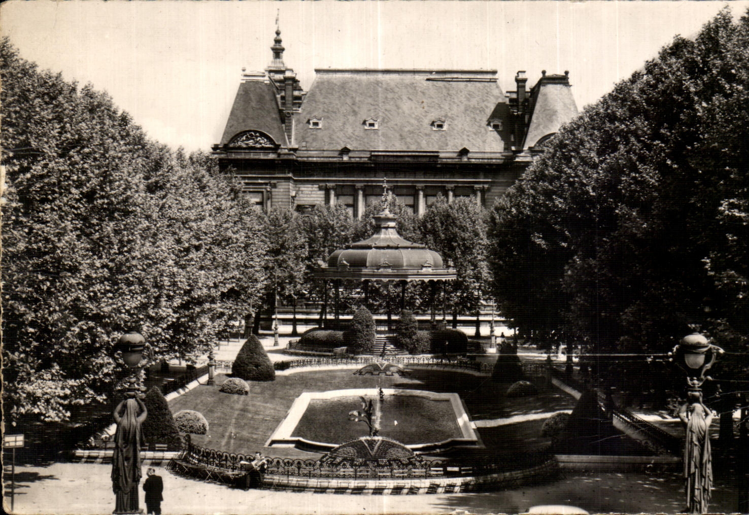 CPA Saint Etienne (Loire) Place jean jaures et la prefecture