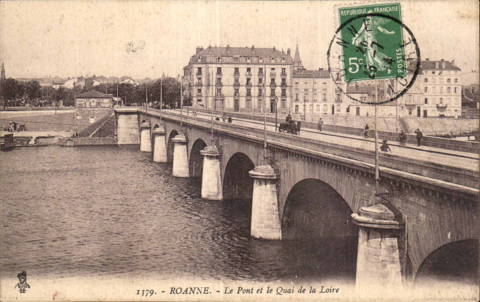 CPA Roanne Le Pont et le Quai de la Loire