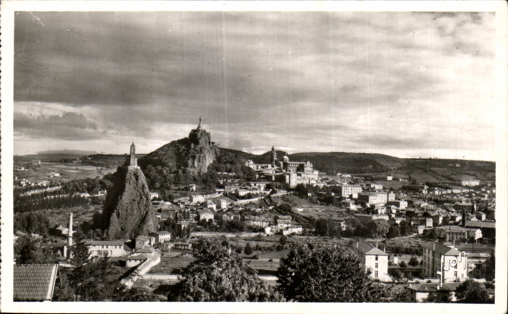 Le Puy-en-Velay — vue de la côte de l'Ermitage — Éditions d'Art Martel, Paris