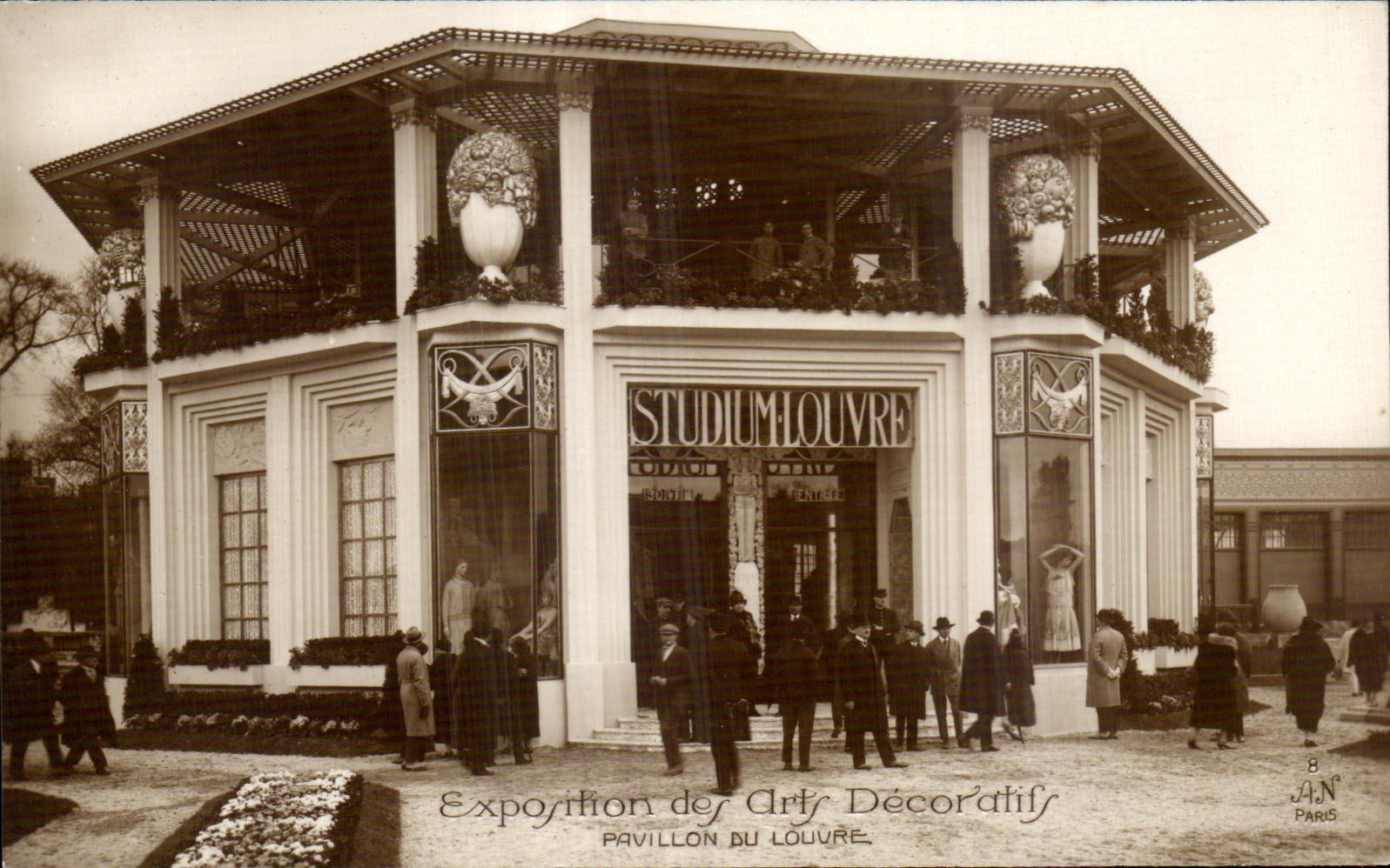 Exposition des Arts Décoratifs — Pavillon du Louvre — Éditeur A.J.N. n°8
