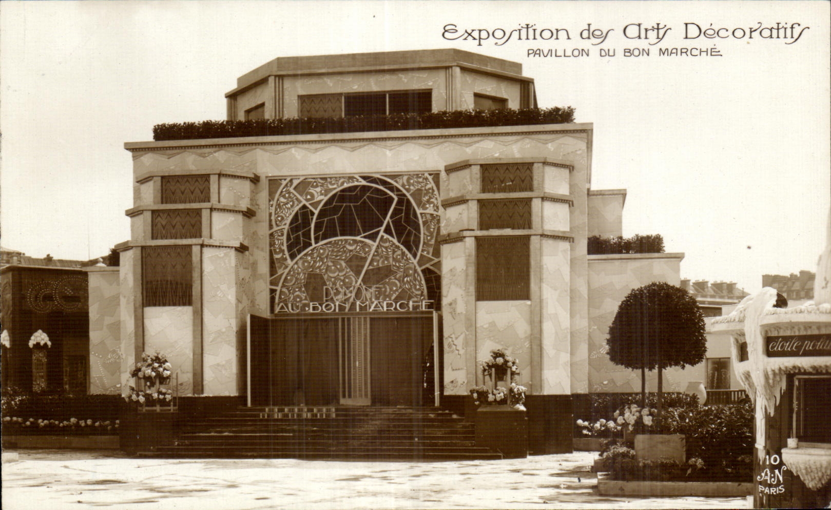 CPA Paris Exposition des Arts decoratifs Paris 1925 Pavillon du Bon Marche 