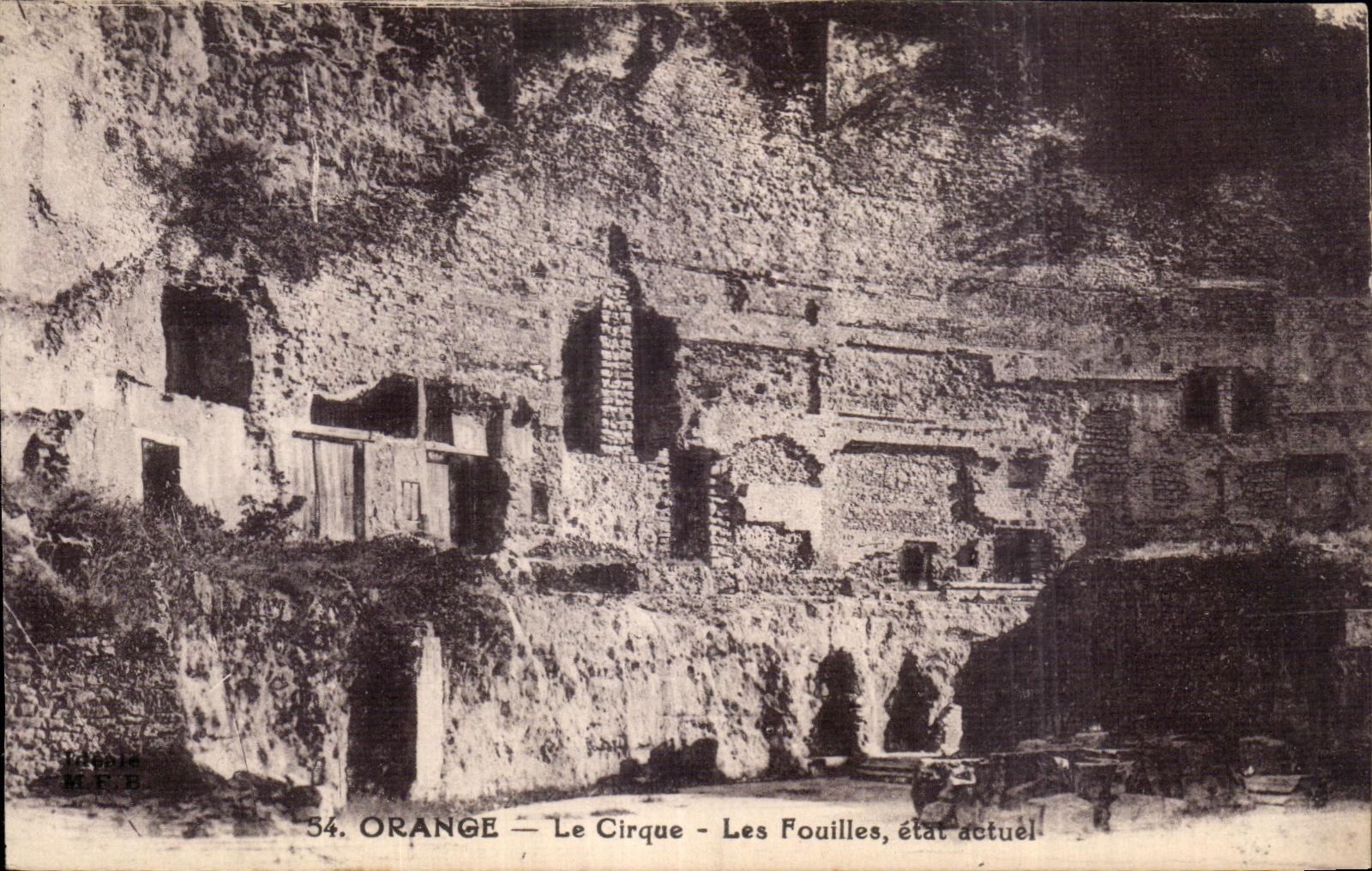 CPA Orange Le cirque Les fouilles 