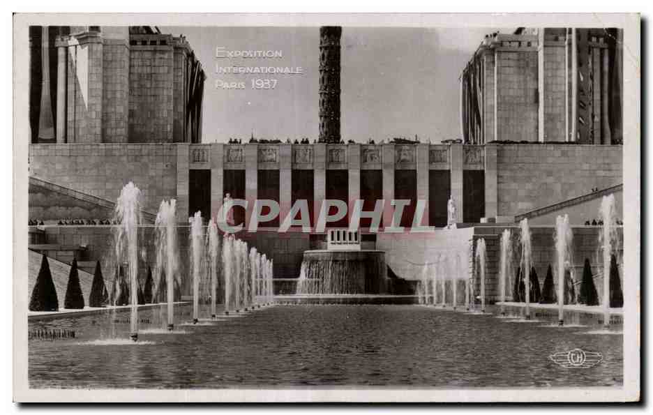 Exposition Internationale Paris 1937 — Bassins et fontaines du Trocadéro — éditeur H. CHIPAUT, Boulogne-sur-Seine