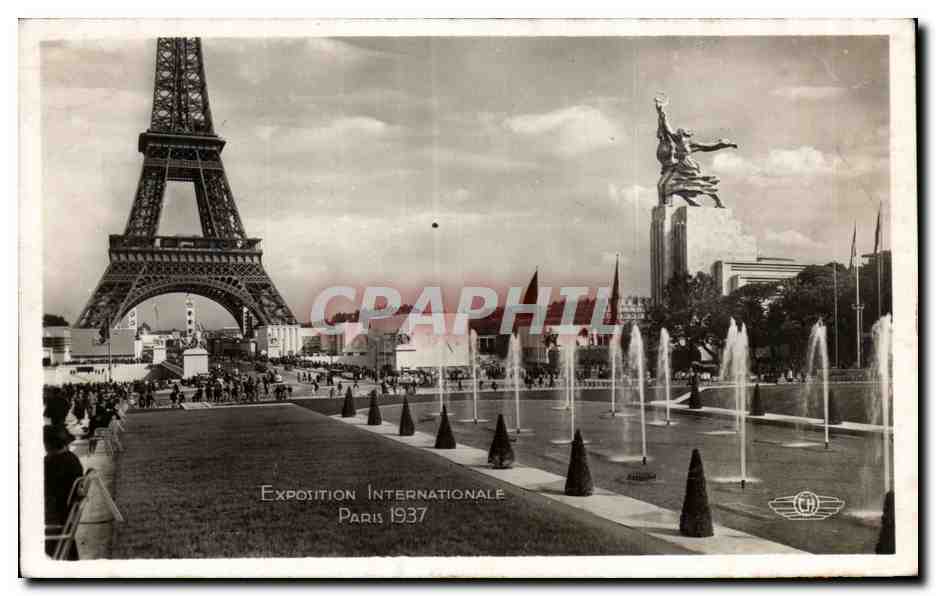 Exposition Internationale Paris 1937 — Eiffel Tower et statue de la République — CPAPHIL