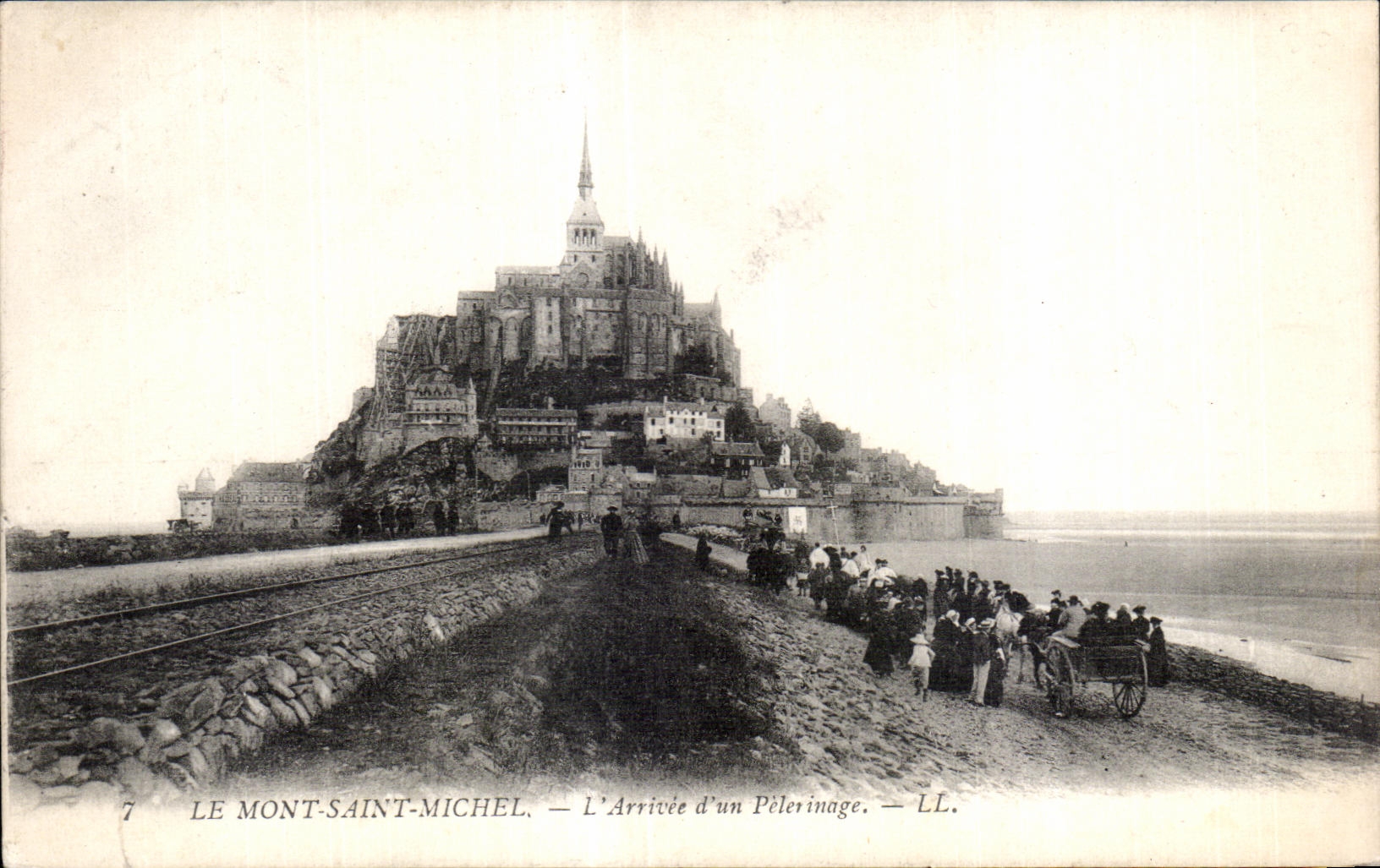 Le Mont-Saint-Michel — L'Arrivée d'un Pèlerinage — LL.