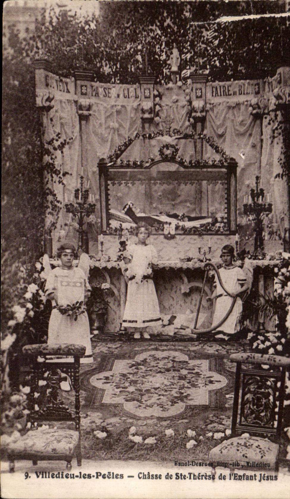 CPA Villedieu Les Poeles Chasse de Ste Therese de l enfant jean